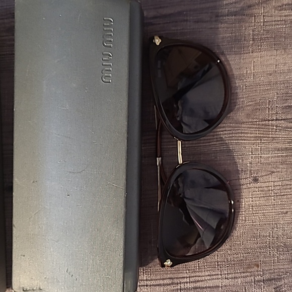 - Miu Miu Sunglasses - Picture 10 of 10